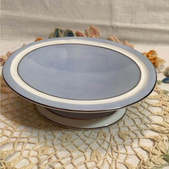 Elegant White Ceramic Footed Soap Bowl with Blue Accent Vintage Croscill Unused - Picture 2 of 10